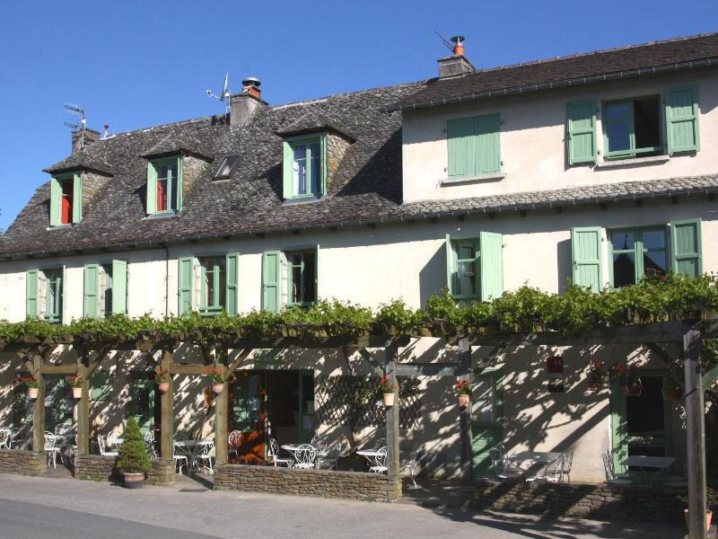 Logis Auberge Du Fel Le Fel Exterior photo